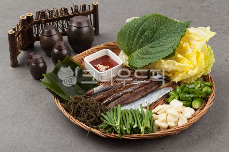 Gwamegi Hansang,Pohang and catfish,winter snacks,fish,vegetable,Guryongpo Gwamegi,Gwamegi,food,Pacific saury