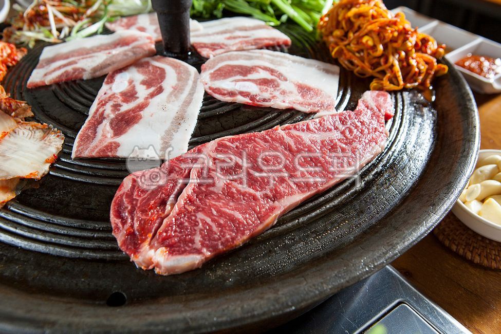 pepper,Grilled pot lid,meat dishes,cauldron lid,water parsley,Water parsley pot lid pork belly,beef,sauce,Grilled pork neck with pot lid,pork,vegetable,Water parsley pork belly,pig,Lettuce,pork belly,pot lid pork belly,sirloin,ingredients,Stirfried Kimchi