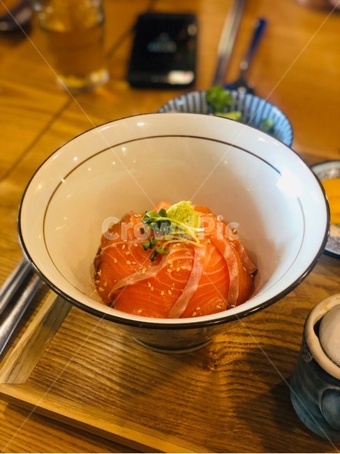 음식,식사,연어덮밥,연어,요리,bowl,사발,밥,고기,생선,와사비,분홍,덮밥,식재료,food,cook,meal,dishes,foodreserves,수산물,seafood,fisheryproducts,해산물,일식,일본음식,일본요리,japanesefood,japanesedishes,japanesemeal,japanesecook,음식포스터,사케동,한끼식사,혼밥,무순,고추냉이,플레이팅,신선한,맛있는,한끼,메뉴,음식메뉴,음식점,salmon,rice,wasabi,radishsprouts,fresh,fish,kitchen,cooking,wood,wooden,plating,menu,menuboard,야채,vegetable,salad,샐러드,음식,식재료,요리,food,cook,meal,dishes,food reserves