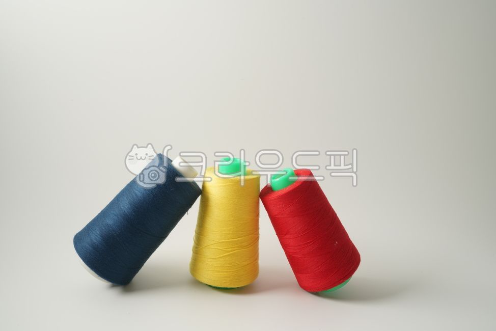 color,sewing thread,line,clothes repair,sewing machine,objects,Color,sewing tools,Sewing machine supplies,spool holder,Sewing,failure,background,thing,Making onions