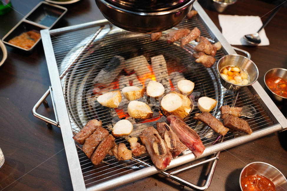 고기,육류,갈비,돼지,불판,구이,술안주,식사,먹방,먹거리,음식,푸드,음식,식재료,요리,food,cook,meal,dishes,food reserves,육류,고기,meat