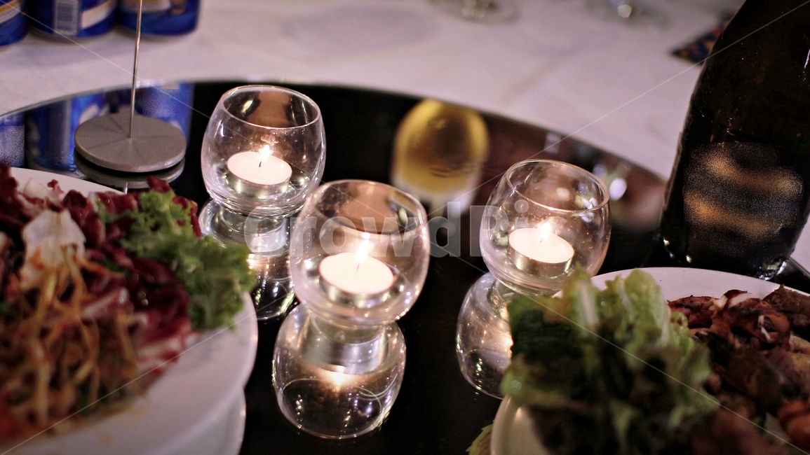 향초,초,촛불,와인,반영,데칼코마니,wine,fire,잔,장식물,불빛,파티,음식,회사,행사,glass,축제,행사,festival,carnival,event,기념일,축하,anniversary,congratulation,celebrate,celebration