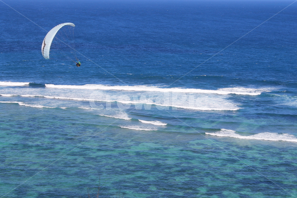 gliding,Bali,sea,adventure,bali,paragliding,blue sea,freedom,ocean,leisureactivity,flying,leisure activities,leisureactivities,bluesea,indonesai,Indonesia