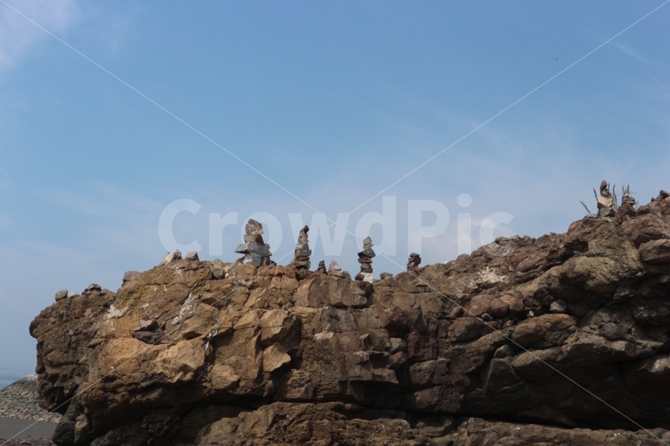 하늘,돌,돌탑,바다,해수욕장,탑,계절,봄,여름,가을,풍경,자연,풍경,nature,landscape,outdoors,옥외,cliff,낭떠러지,rock,록