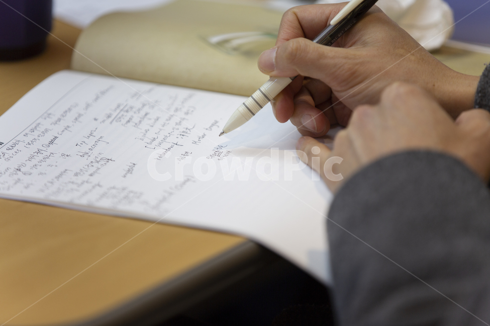 공부,필기,노트,영어공부,성적,우등생,열심히,학교,학생,study,note,메모,사람,인물,인간,human,person,신체일부,몸,body,교육,학교,공부,education,learning,study,school