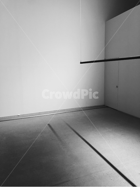 흑백,회색,공간,여백,전시,그림자,예술,art,흑백,모노톤,monochrome,black and white,인테리어,실내디자인,interior design