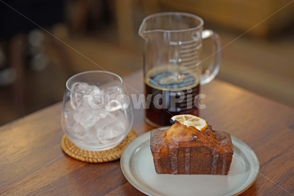 커피,카페,coffee,cafe,음료,디저트,파운드,빵,음식,식재료,요리,food,cook,meal,dishes,food reserves,빵,bread,디저트,간식,후식,dessert,snack,커피,카페,coffee,cafe,감성,sensible,feeling