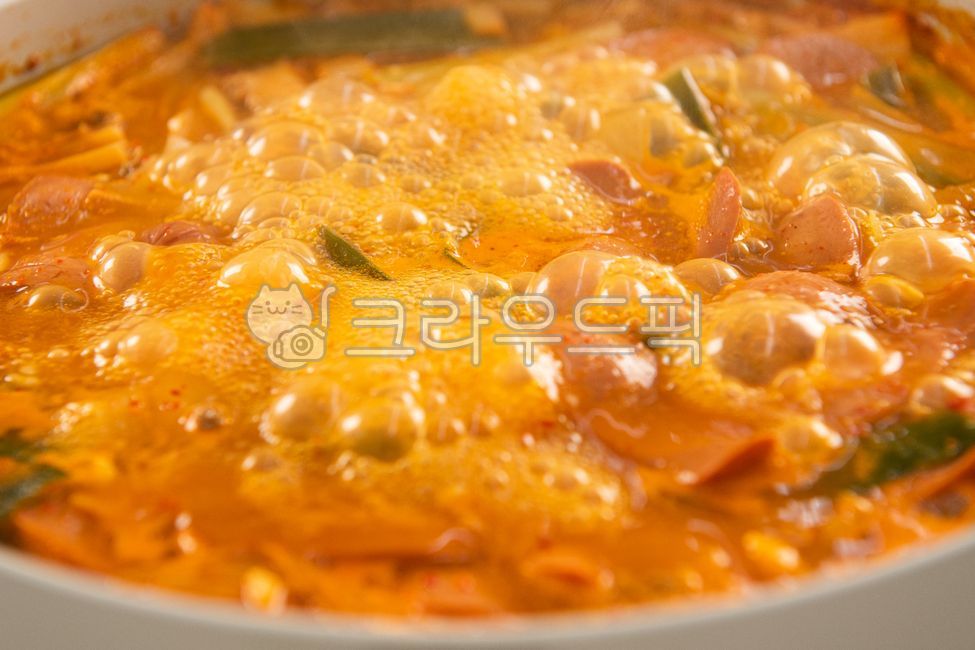 soup,Budaejjigae,stew,bowl,food,meal,pot,dish,kimchi soup,cooking,boil