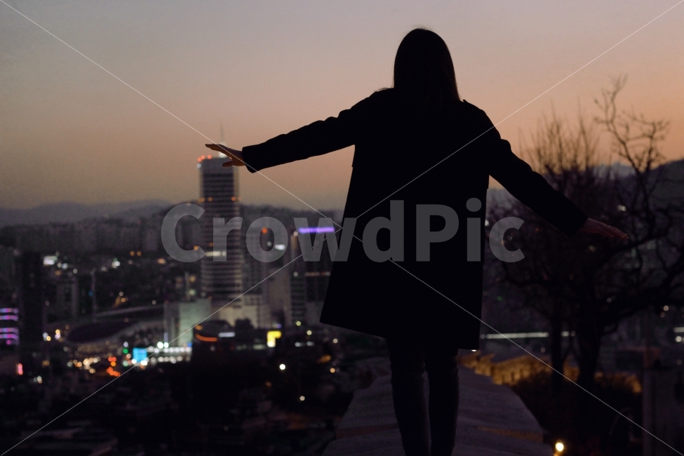 인물,야경,밤,도시,도심,불빛,인물야경,뒷모습,사람,서울,야간,night,city,light,빛,감성,감정,풍경,landscape,woman,감정표현,기분,feeling,emotion,도시,풍경,city,landscape,야경,밤,nightscape,night,한국도시풍경,한국도시경관,korea cityscape,사람,인물,인간,human,person,여성,여자,woman,female,lady,감정표현,기분,feeling,emotion,연출,컨셉,콘셉,direction,concept
