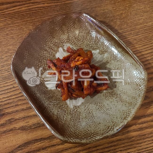 무말랭이,밑반찬,반찬,그릇,도자기,자기,빨간색,빨강,음식,요리,vegetable,food,koreanfood,한국음식