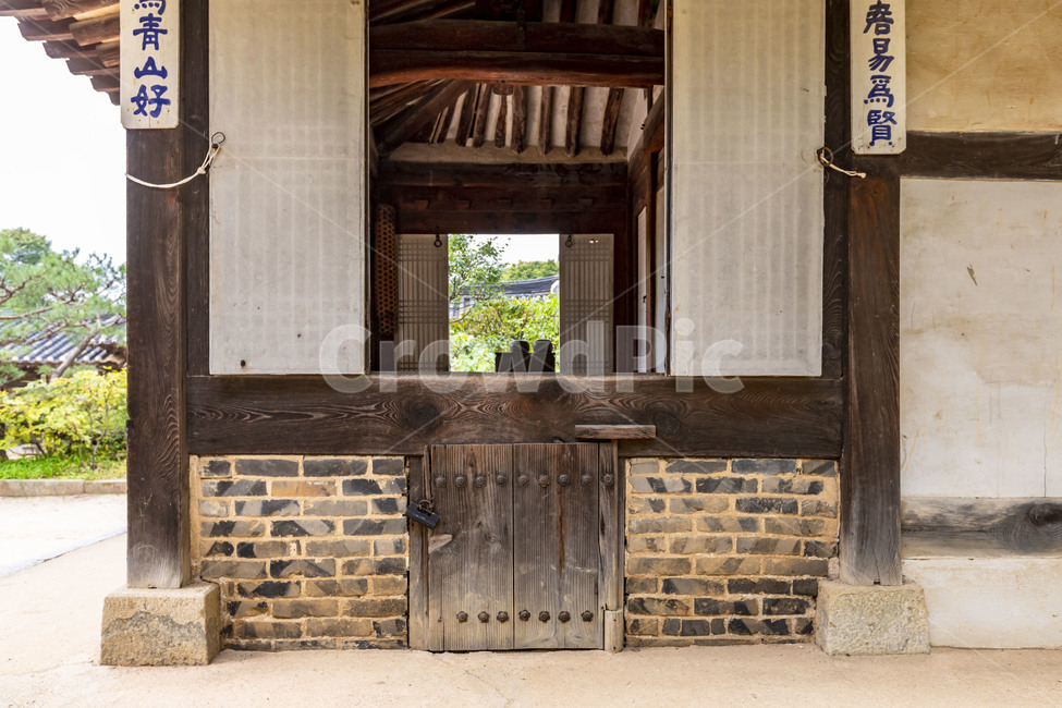 한국민속촌,전통아궁이,문화유산,한옥,고옥,전통가옥,한국전통,한국문화,korean traditional,korean culture,건축물,건물외관,exterior,building,structure,architecture,construction