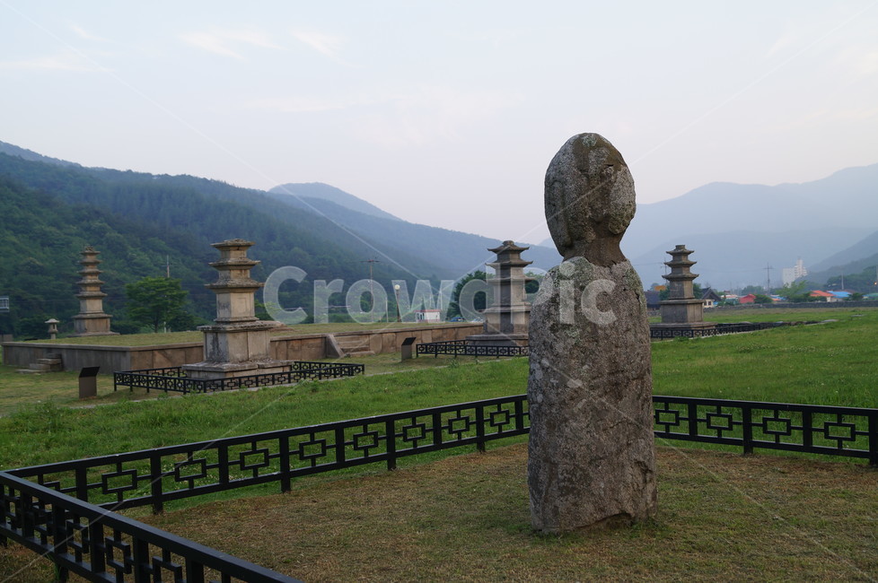 사찰,절터,성주사터,성주사지,석탑,석불,풍경,폐사지,문화제,사적지,한국전통,한국문화,korean traditional,korean culture,조각상,동상,석상,조형물,statue,bronze statue,stone statue,종교,신앙,religion,belief,faith