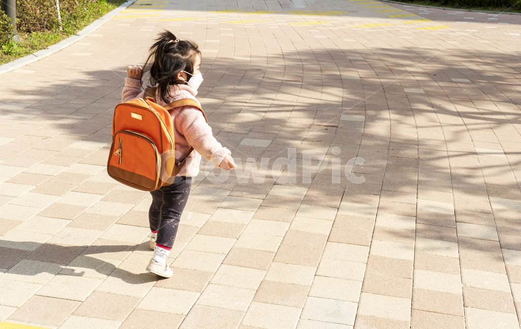 bacterium,kindergarten,wear,emergency,fever,bag,cancerillness,infant,distancing,geneticresearch,virus,cough,house,epidemiology,horizontal,school,alert,safety,body temperature,corona,human,prevention,illness,mask,chinaeastasia,daycare,biology,disease,epide