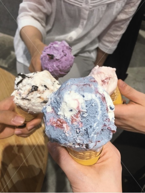 아이스크림,단합,화이팅,가족,여름,summer,맹세,후식,dessert,간식,icecream,hot,sweet,달다,단결,cheers,콘,family,결의,동료애,friendship,휴식,쉬는시간,breaktime,coffeebreak,icebreaking,아이스브레이킹,음식,식재료,요리,food,cook,meal,dishes,food reserves,디저트,간식,후식,dessert,snack