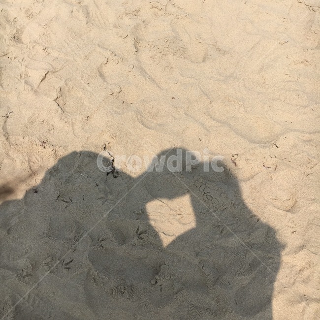 커플,그림자,모래사장,실루엣,바다,사람,인물,인간,human,person,연인,커플,사랑,lover,couple,인물실루엣,사람실루엣,character silhouette,human silhouette,sand,모래,nature,자연,outdoors,옥외,ground,바닥,soil,흙