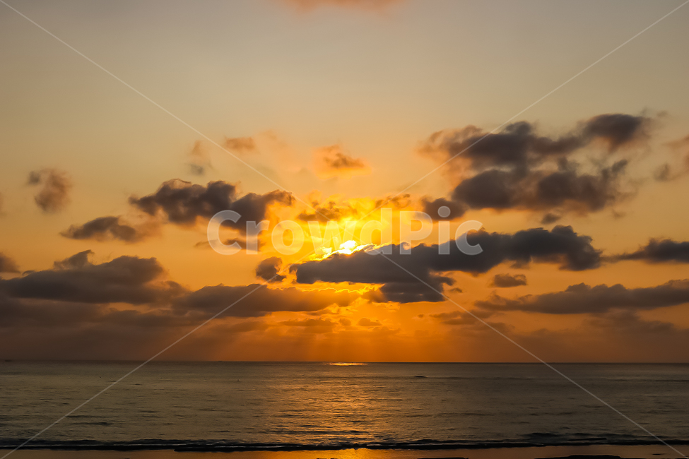 일출,바다,구름,하늘,태양,자연,풍경,nature,landscape,sunlight,햇빛,outdoors,옥외,dusk,황혼,sunset,일몰,sky,dawn,새벽,red sky,붉은 하늘