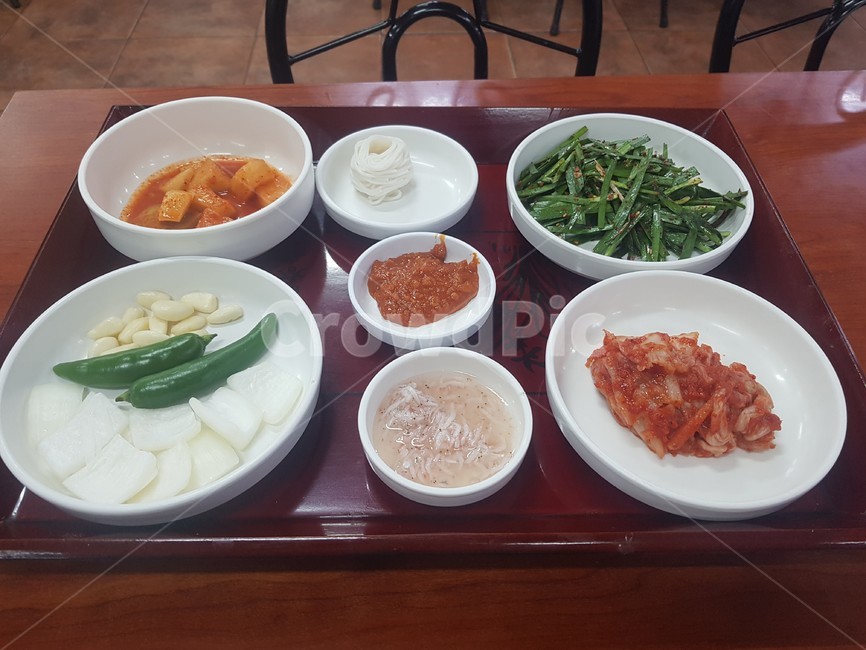 한식,국밥,돼지국밥,밑반찬,부산,혼밥,국내,한국음식,음식