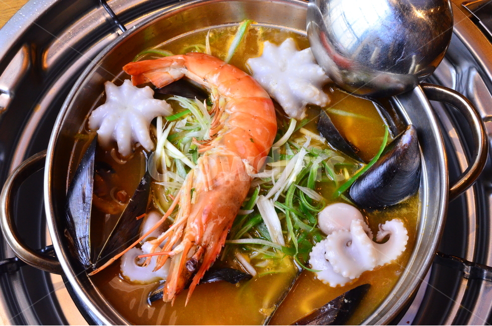 해물라면,먹방,해산물이들어있는라면,새우,쭈꾸미,음식,식재료,요리,food,cook,meal,dishes,food reserves,수산물,해산물,fishery products,seafood