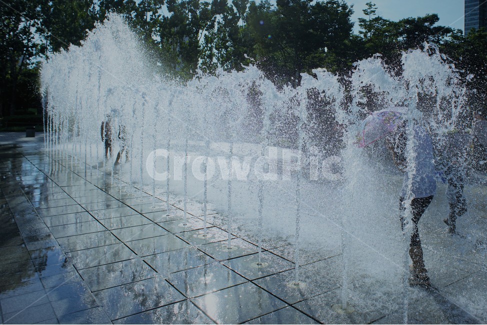 아이,분수,여름,더위,사람,물,여름,계절,summer,season,사람들,대중,군중,other people,crowd,water