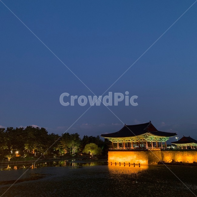 night view,Anapji Pond,Wolji Pond,Gyeongju,building,Hanok,eaves,Donggung Palace and Wolji Pond,architecture,Korea