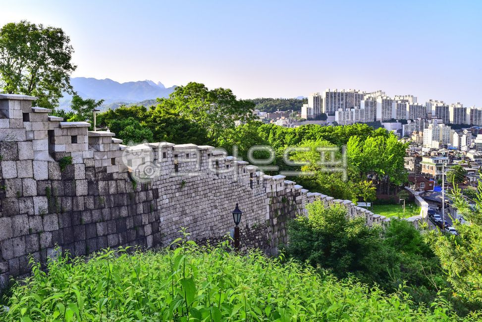 Dullegil,castle,historic site,building,view map,Hanyangdoseong,trail,path,mountain,City outing road,construction,tradition,human,restore,old,Seoul Dullegil,walkway,history,Passage,seoul,Joseon Dynasty,fortress,Seoul attractions,background,person,stonewall