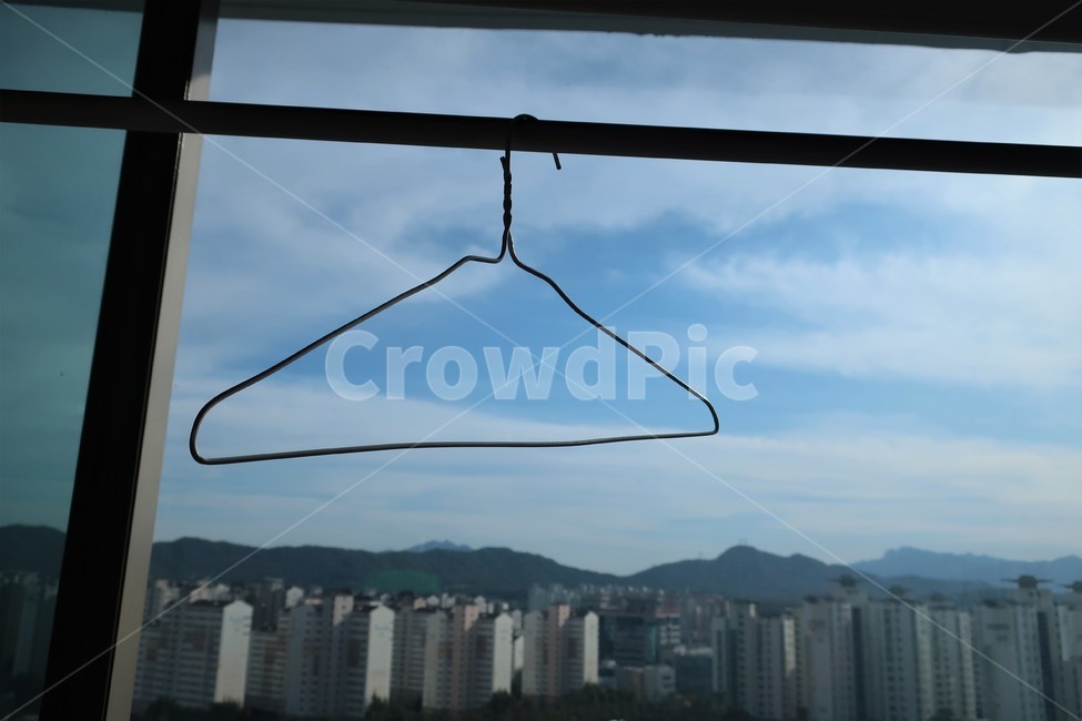 아파트,베란다,창문,옷걸이,빨래,건조대,철제,사물,물건,오브젝트
