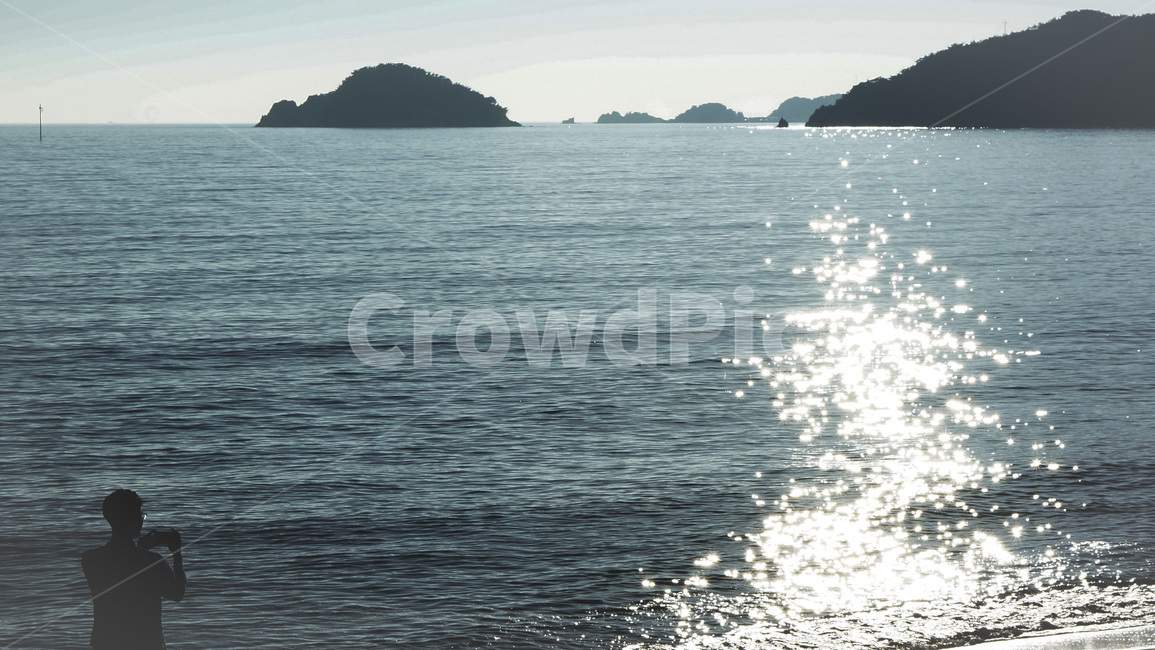 바다,반짝반짝,빛,섬,그림자,물결,남자,형태,sea,twinkle,light,island,shadow,wave,man,shape,자연,풍경,nature,landscape,사람,인물,인간,human,person,남성,남자,man,male,outdoors,옥외,land,땅,ocean,대양,water,물,shoreline,해안선