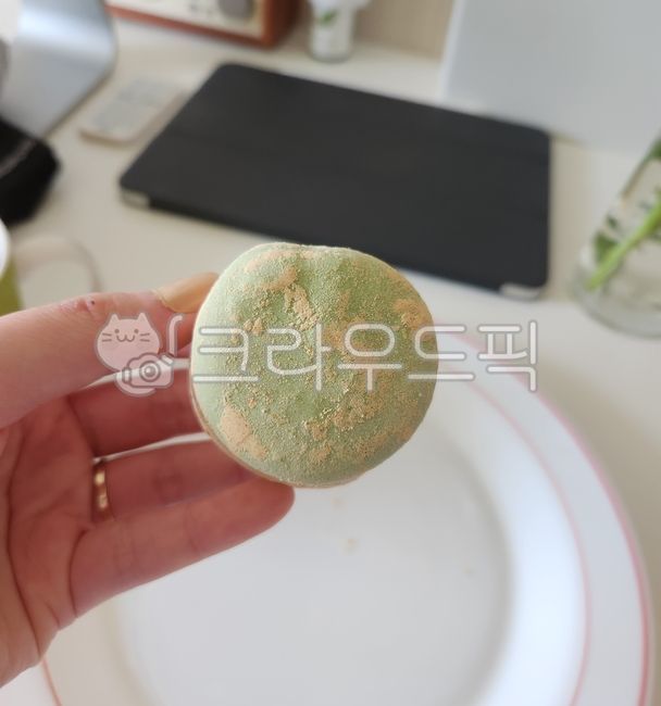 dessert,cafe dessert,macaroon,snack,food