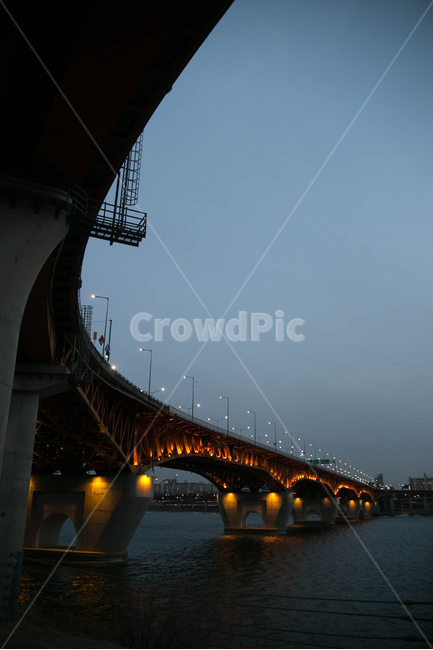 다리,성수대교,야경,한강,도시,건축물,야경사진,야경,밤,풍경,nightscape,night,landscape,교통,교통수단,traffic,transportation,건축물,건물외관,exterior,building,structure,architecture,construction,road,도로