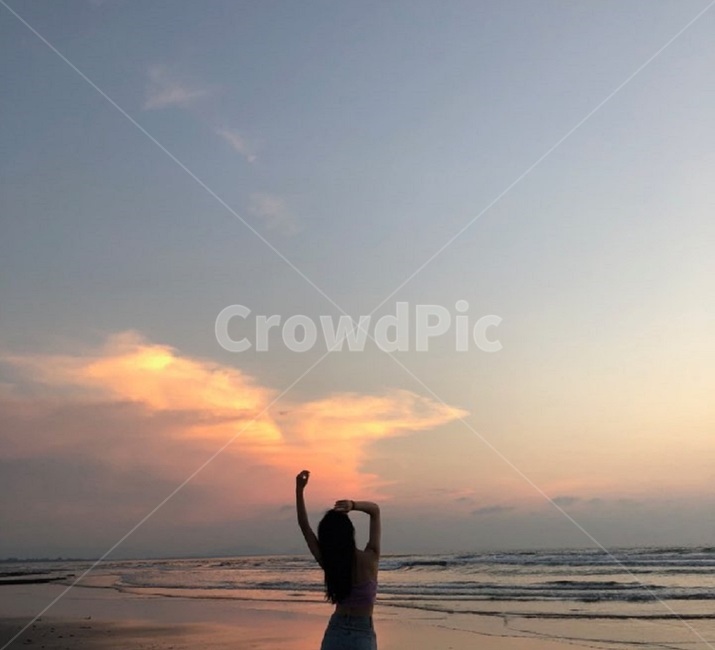 긴머리,여자,뒷모습,바다,해외,낭만,여유,고요한,잔잔한,유쾌,신나는,노을,동남아,실루엣,자유,적막한,분위기,감성,snap,snapshot,인간,sea,woman,female,beach,감정표현,lady,person,인물실루엣,여행,파도