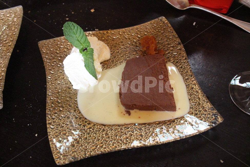 디저트,dessert,dish,요리,food,음식,meal,레스토랑,접시,cake,케이크,초콜릿,데코레이션,cream,크림