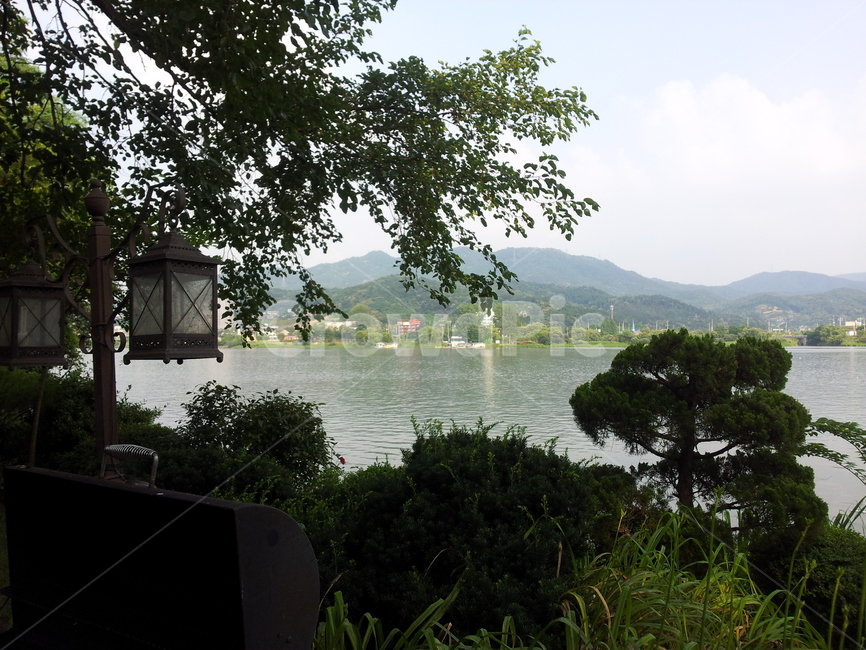 숲,가로등,강가,호수,가평,산,mountain,river,forest,green,색감,color,street,streetlamp,lake,view,배경