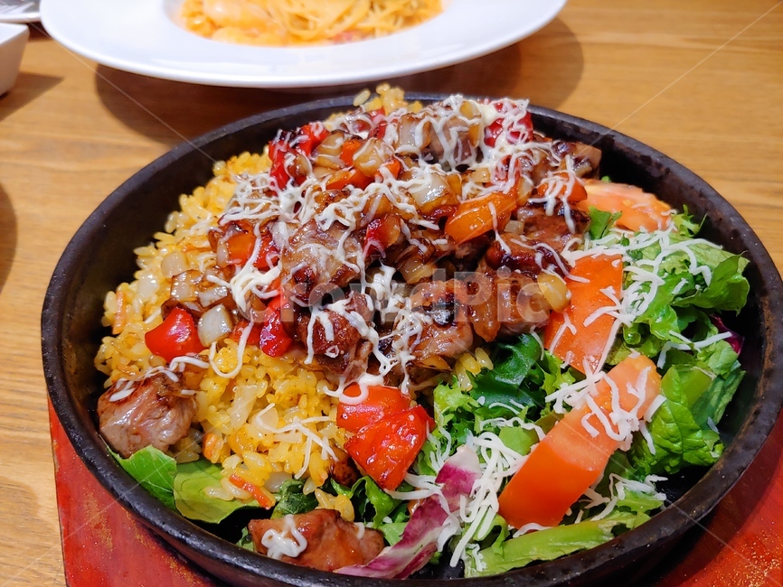 요리,고기,볶음밥,밥,샐러드,비빔밥,식사,음식