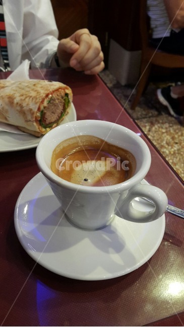커피,에스프레소,브리또,참치,coffee,컵,커피잔,espresso,크레마,만남,마주보다