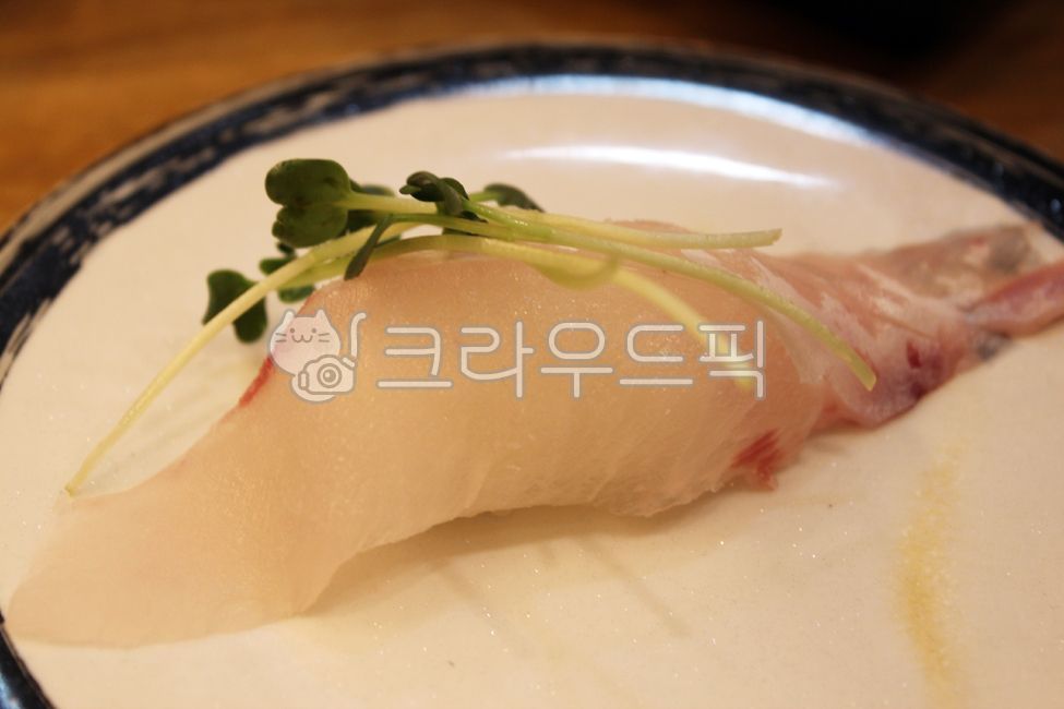 생선초밥,초밥,광어초밥,광어사시미,광어회,회,생선회,사시미,광어스시,스시,생선요리,해산물,해물,식사,일식,음식,식재료,요리,food,cook,meal,dishes,food reserves