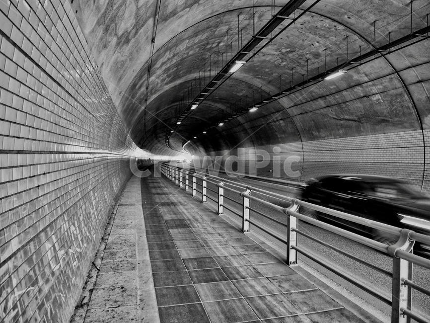 교통,터널,미래,대한민국,움직이는,도심,한국의터널,조명,시티,터널끝에보이는빛,한국,아시아,빛,전구,도로,도시,길,흑백사진,흑백,흑백,모노톤,monochrome,black and white,건축물,건물외관,exterior,building,structure,architecture,construction