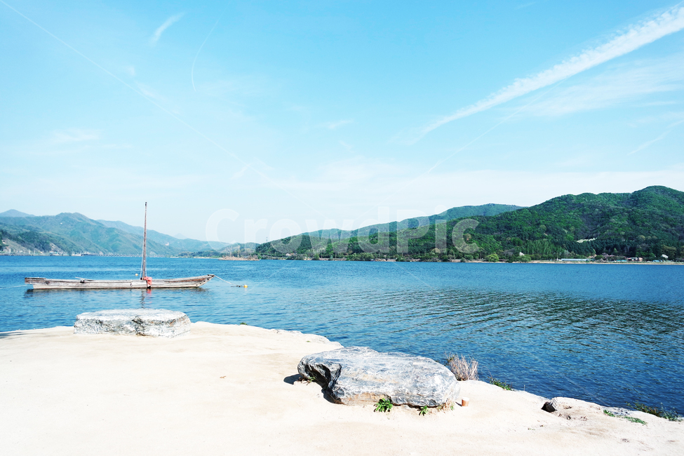 나룻배,바위,강,자연,초록색,숲,nature,landscape,river,scenery,scene,view,stone,힐링,healing,감성,sensibility,ferryboat,boat,green,mountain,blue,자연,풍경,nature,landscape