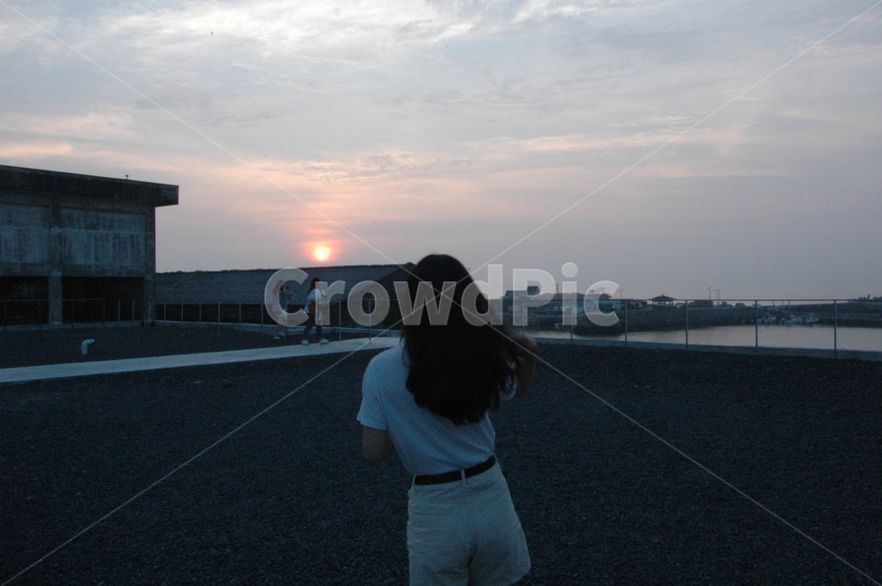 노을,여자,뒷모습,바다,sunset,사람,인물,인간,human,person,여성,여자,woman,female,lady