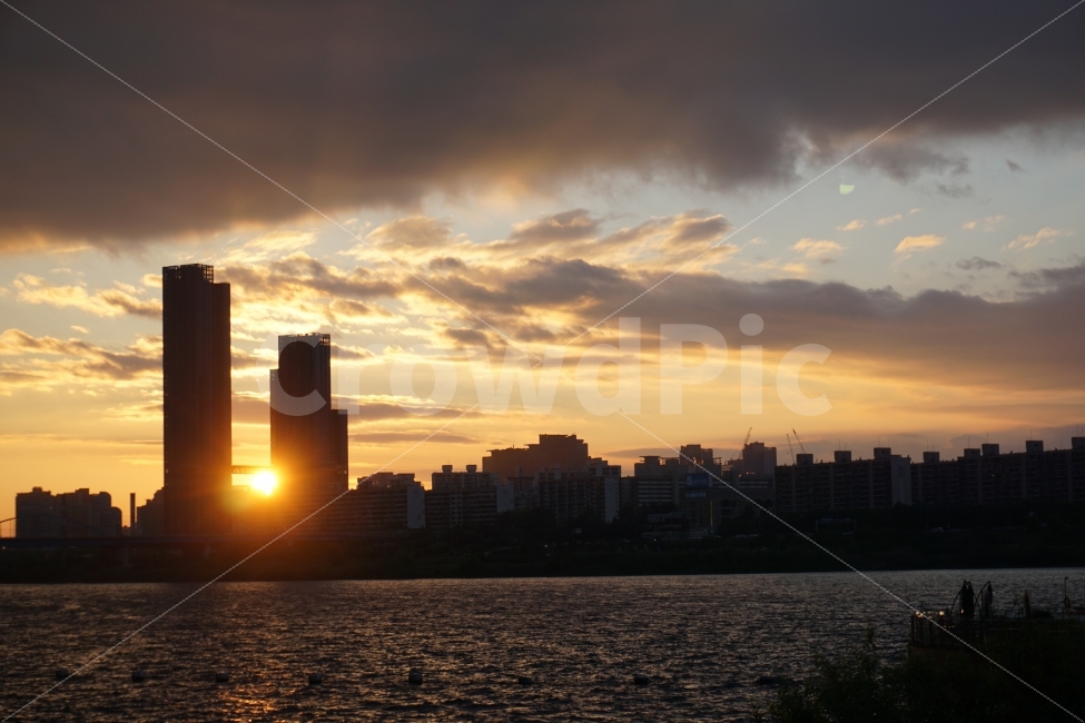 일몰,한강일몰,sunset,노을,저녁노을,도시,풍경,city,landscape,nature,자연,outdoors,옥외,sky,하늘,red sky,붉은 하늘,dusk,황혼,dawn,새벽,sunlight,햇빛,flare,플레어,light,빛