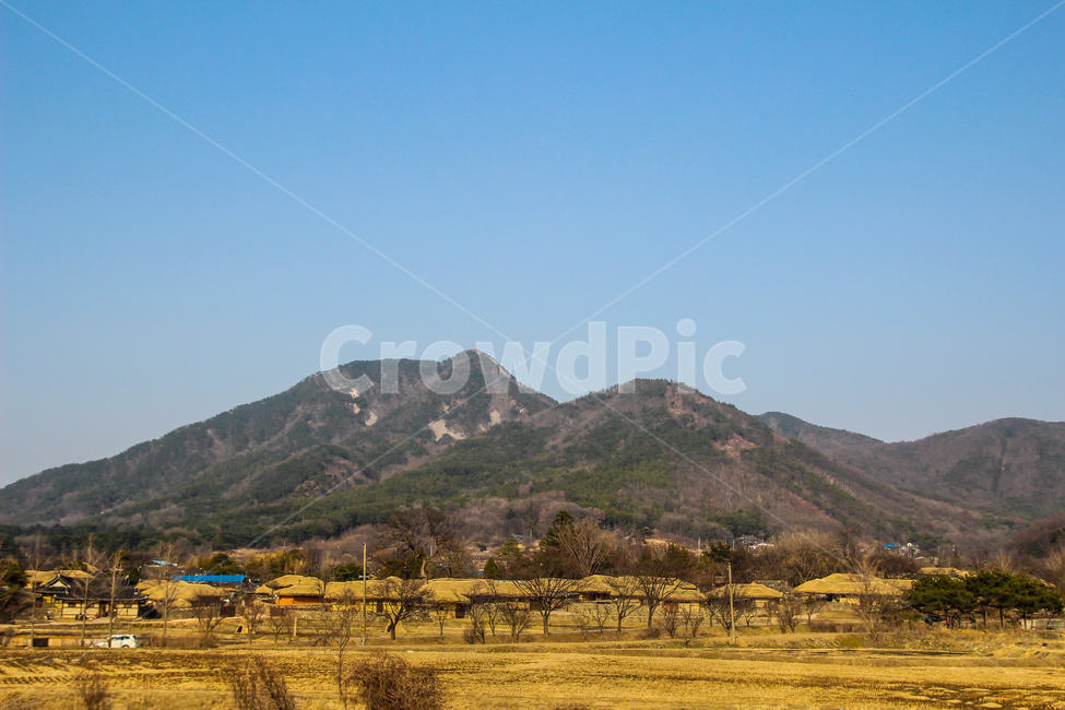 초가집,초가,한국전통가옥,전통적인,한국적인,나무,산,한국의미,한국전통,korea,한국,자연,풍경,nature,landscape,한국자연풍경,한국자연경관,korea nature landscape,시골,마을,country,rural,town,한국전통,한국문화,korean traditional,korean culture,outdoors,옥외,hill,언덕