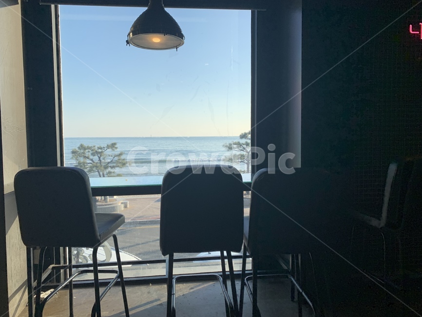 카페,바다,뷰,chair,의자,furniture,가구,조명