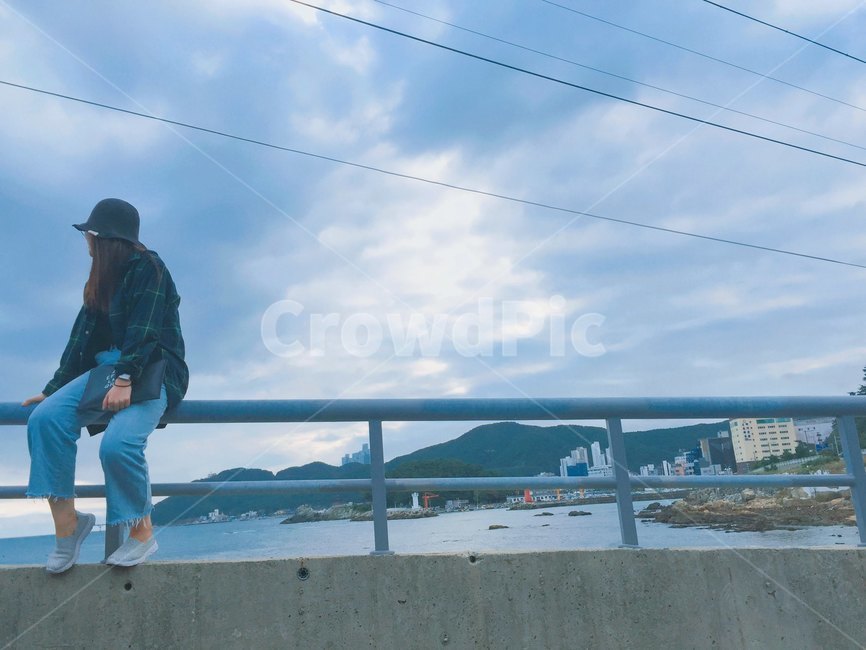 사람,바다,하늘,여자,뒷모습,옆모습,힐링,사람,인물,인간,human,person,여성,여자,woman,female,lady