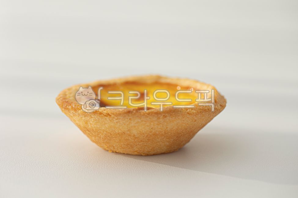 Egg tart,egg,tart,bread,bakery,baking,butter,food,dessert