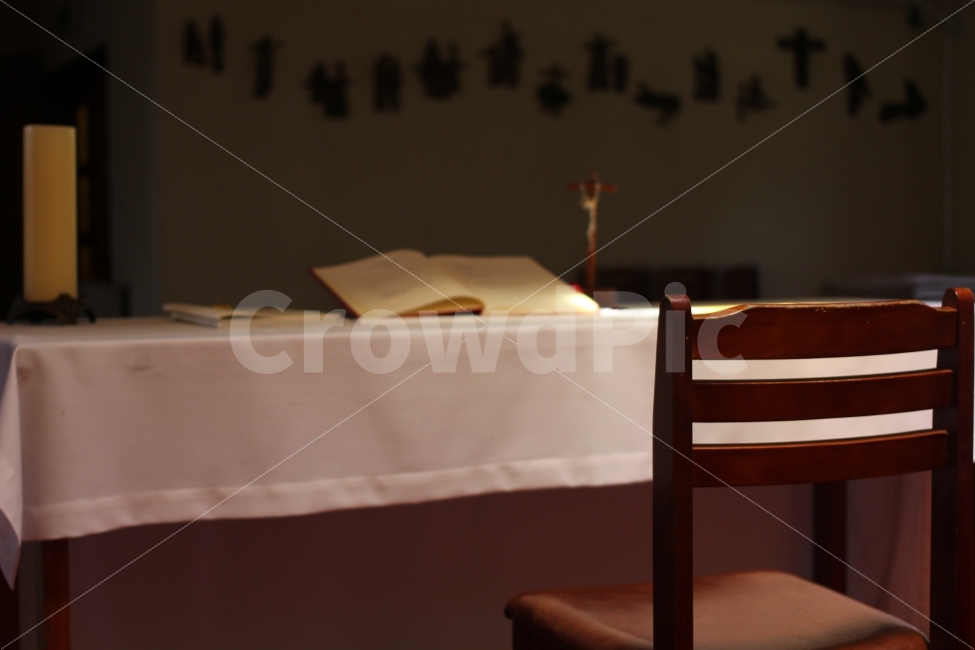 성당,책,경건,의자,고요,종교,신앙,religion,belief,faith,인테리어,실내디자인,interior design