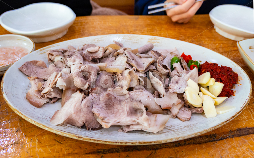 요리,dish,식품,food,식사,meal,수육,고기,육류,음식,식재료,요리,food,cook,meal,dishes,food reserves,육류,고기,meat