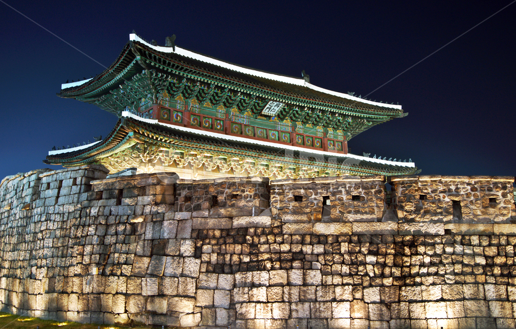 동대문,흥인지문,보물제1호,조선시대,동쪽문,유적,야경,밤,풍경,nightscape,night,landscape,한국전통,한국문화,korean traditional,korean culture,랜드마크,landmark,tourist attraction,한국랜드마크,한국관광지,한국명소,korea landmark,korea tourist attraction,건축물,건물외관,exterior,building,structure,architecture,construction,worship,예배,shrine,신사,pagoda,탑,건물