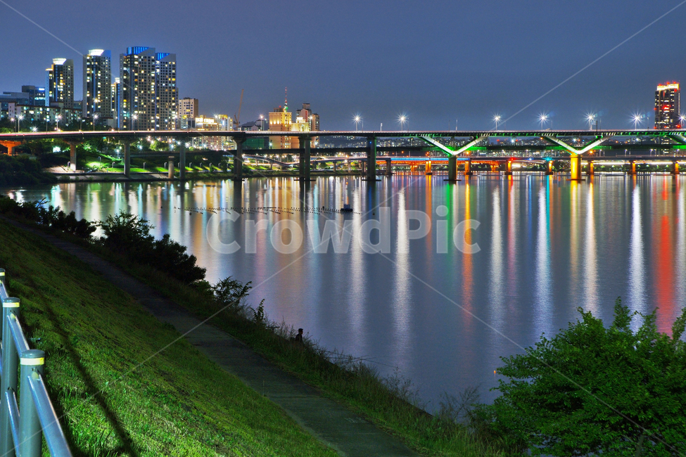 night view,Han River Bridge,Jamsil Dunchi,reflection,light,Cheongdam Bridge,Han River
