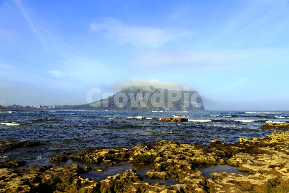 제주도,성산일출봉,구름,바다,일출봉,자연,풍경,nature,landscape,제주도,jeju,jeju island,outdoors,옥외,land,땅,sea,ocean,대양,water,물,shoreline,해안선,promontory,곶