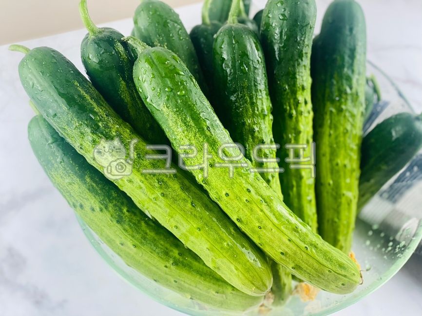white cucumber,cucumber,Baekdadagi,Baekdadagi cucumber,vegetable,food