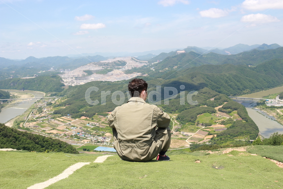 쓸쓸함,기다림,패러글라이딩,자연,뒷모습,풍경,바라봄,자연,풍경,nature,landscape,사람,인물,인간,human,person,남성,남자,man,male,outdoors,옥외,경치,scenery